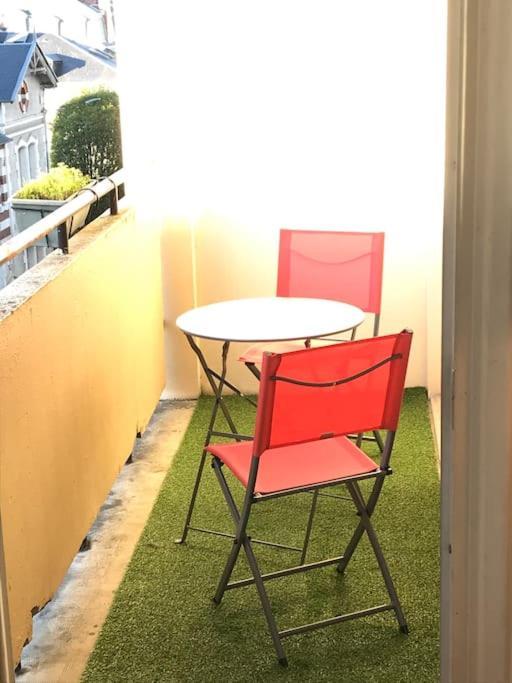Le Voltaire -2 Chambres- 70M2- Hypercentre-Parking-Wifi Fibre- Nouvelle Literie Tarbes Eksteriør billede