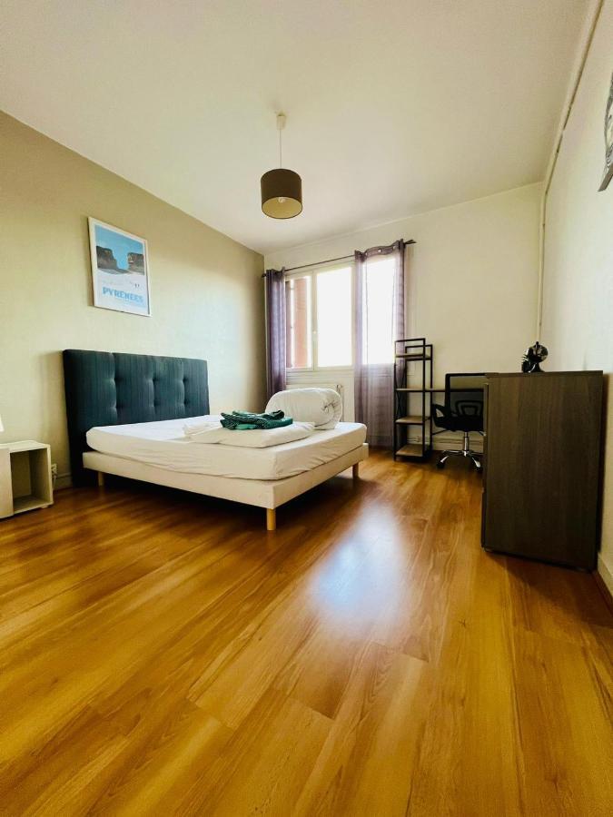 Le Voltaire -2 Chambres- 70M2- Hypercentre-Parking-Wifi Fibre- Nouvelle Literie Tarbes Eksteriør billede